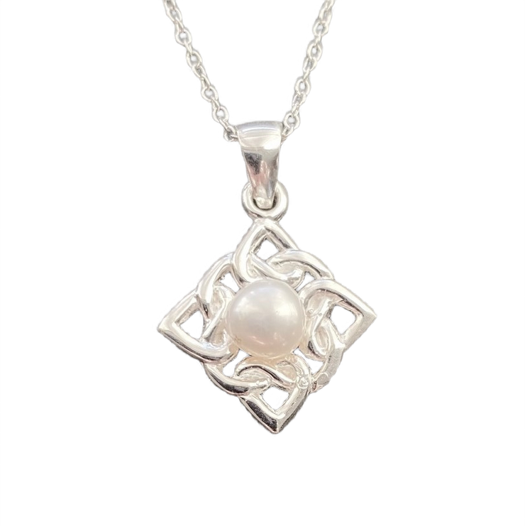 Love Knot Pearl Necklace